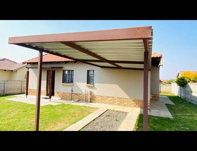 3 BEDROOM PROPERTY TO RENT IN WATERKLOOF EAST